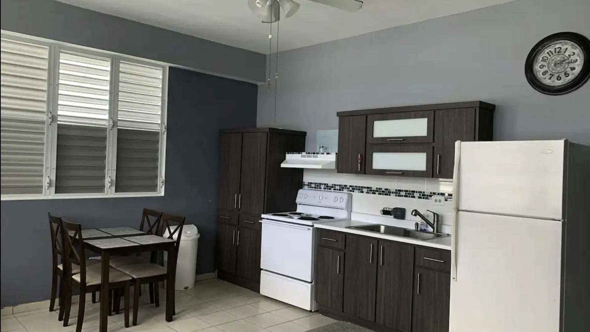 Pelican Dock Apartments Aguada