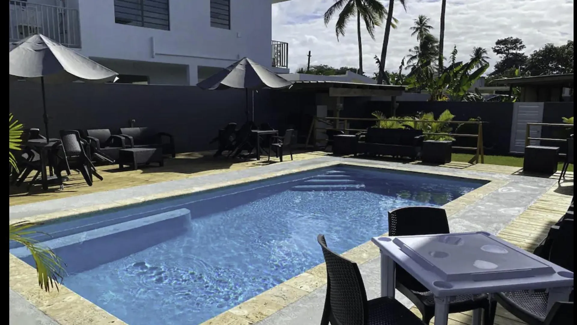 Pelican Dock Apartments Aguada